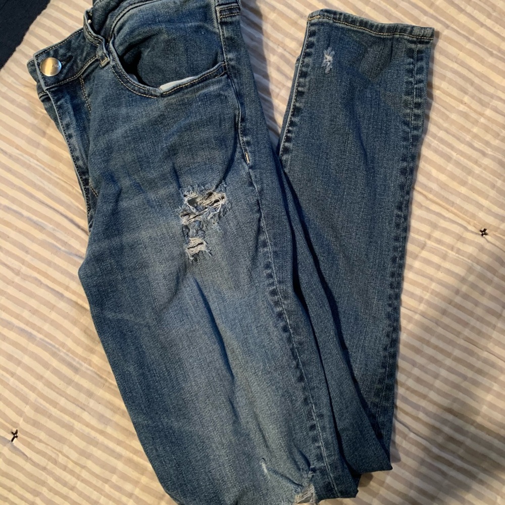 Women’s Ripped Skinny Jeans